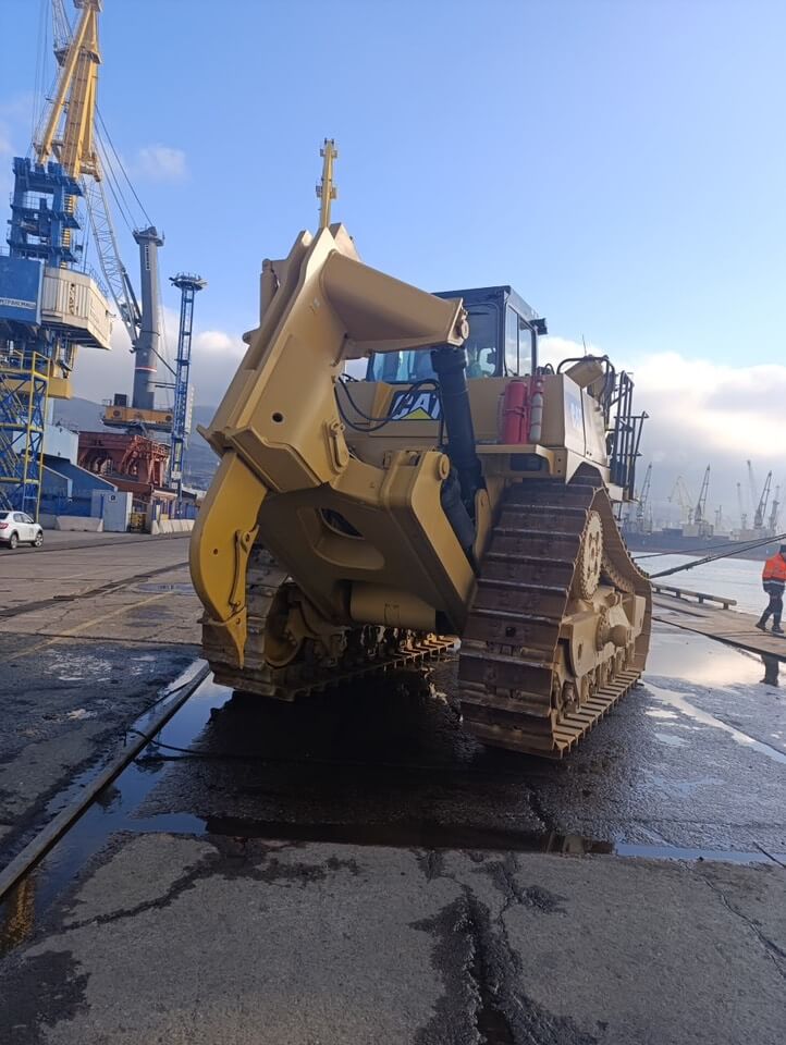 Перевозка негабаритной техники из Турции: экспедирование бульдозера Caterpillar D10T в порту Новороссийск