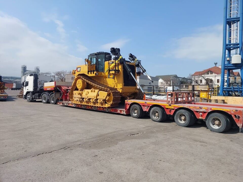 Перевозка негабаритной техники из Турции: экспедирование бульдозера Caterpillar D10T в порту Новороссийск